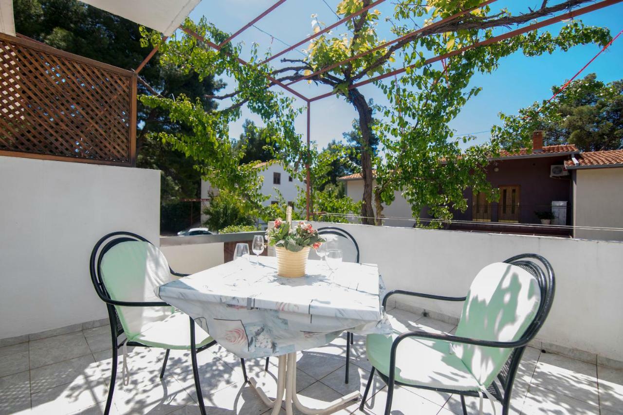 Apartments Tonin Ivan Dolac Exterior foto