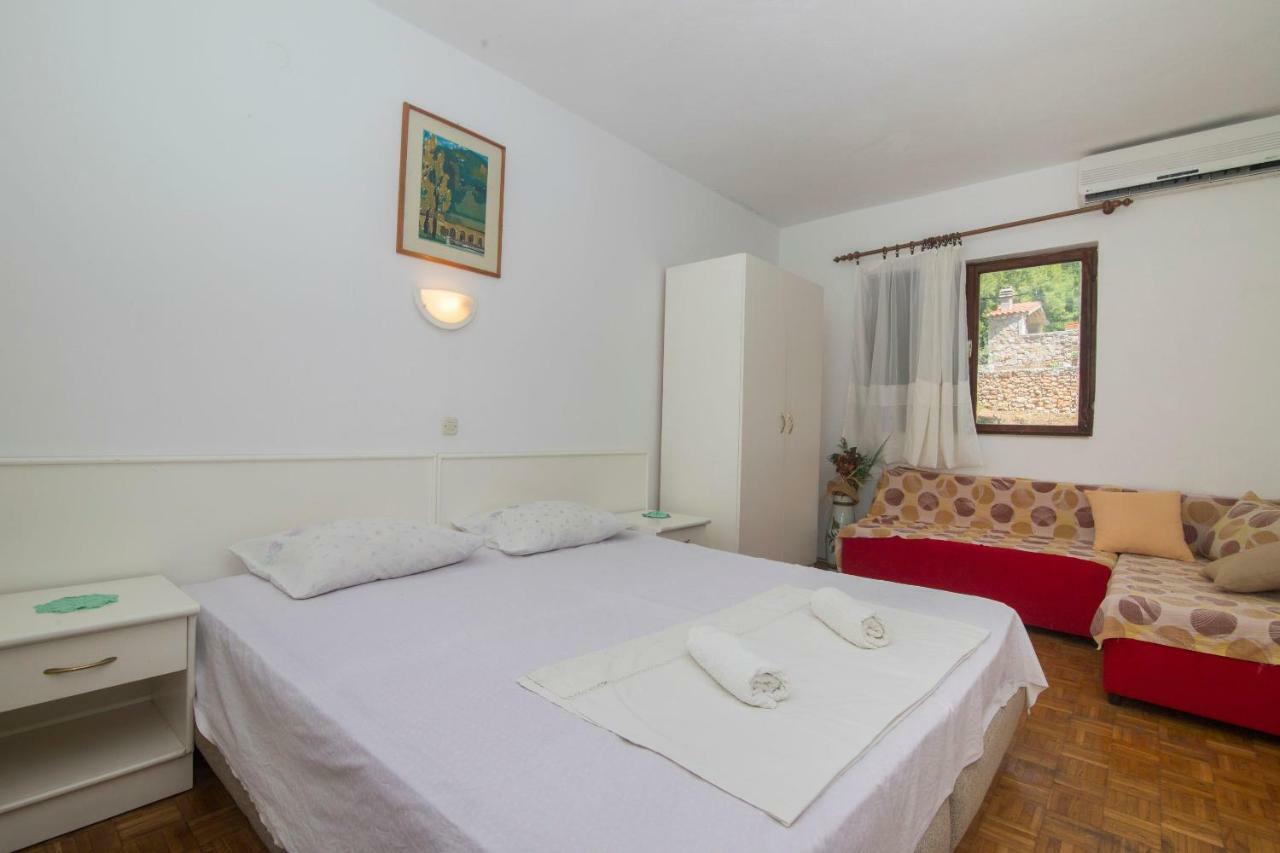 Apartments Tonin Ivan Dolac Exterior foto