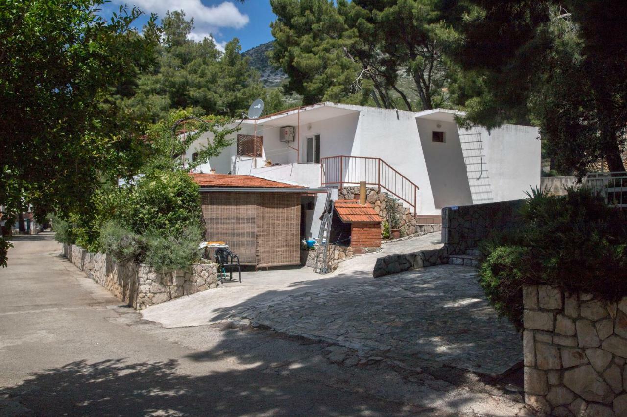 Apartments Tonin Ivan Dolac Exterior foto