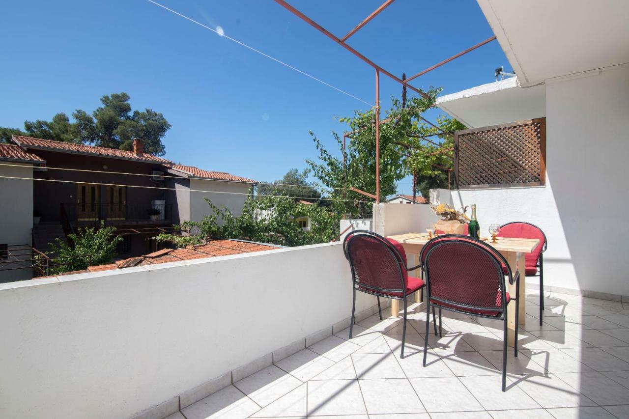 Apartments Tonin Ivan Dolac Exterior foto