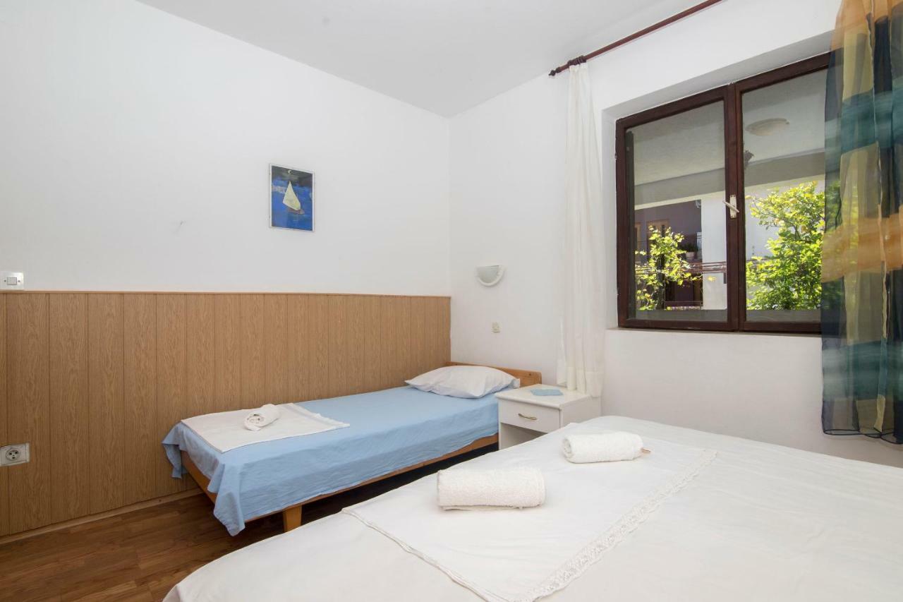 Apartments Tonin Ivan Dolac Exterior foto